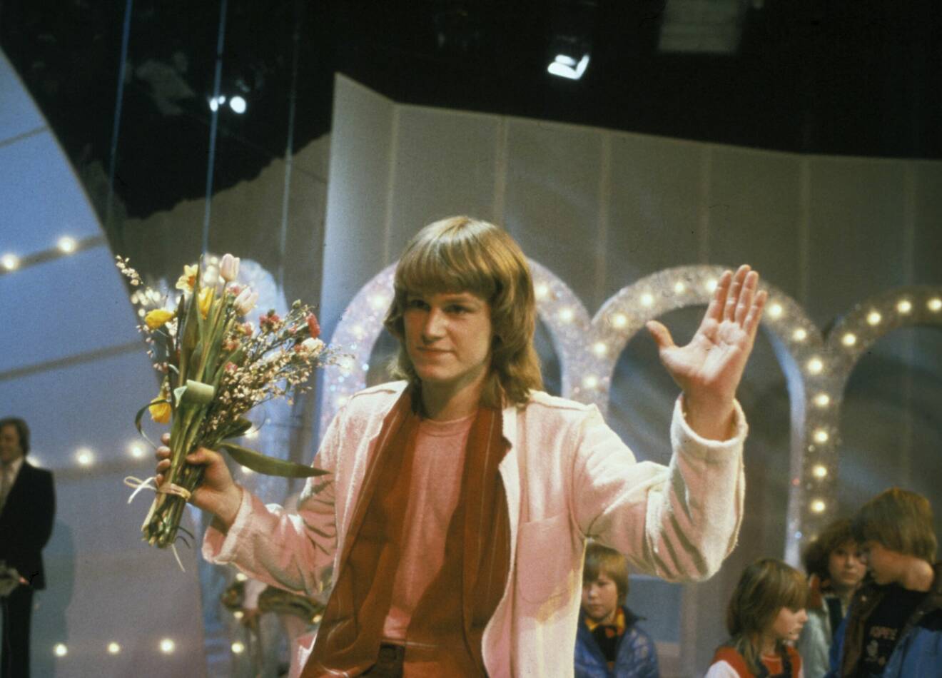 Ted Gärdestad firade segern i Melodifestivalen 1979, där han vann med låten Sattelit.