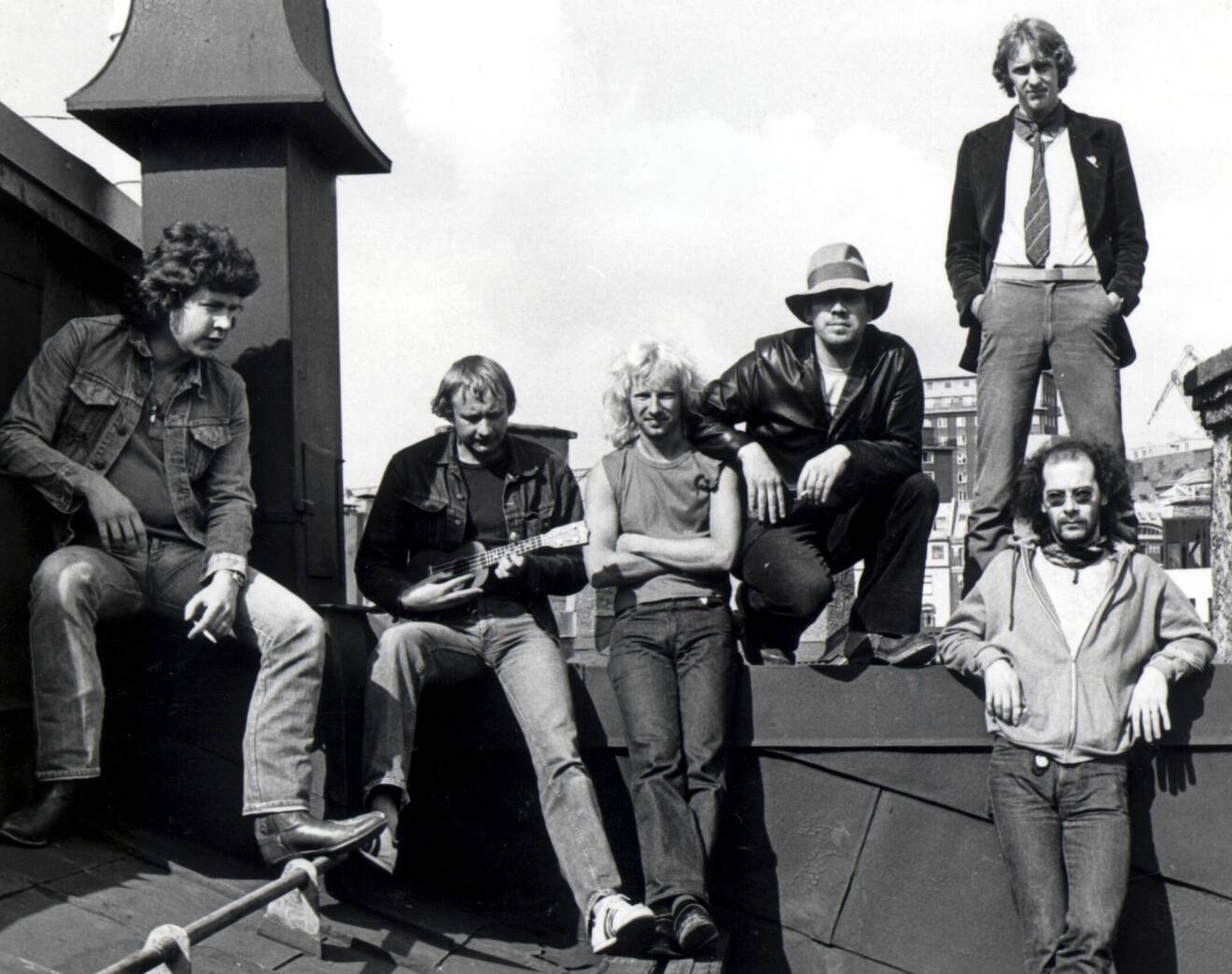 Fr v Nationalteatern. Rockorkester Håkan Nyberg, Ulf Dageby, Lars-Eric Brossner, Totta Näslund, Kurt Bünz och Nicke Ström.