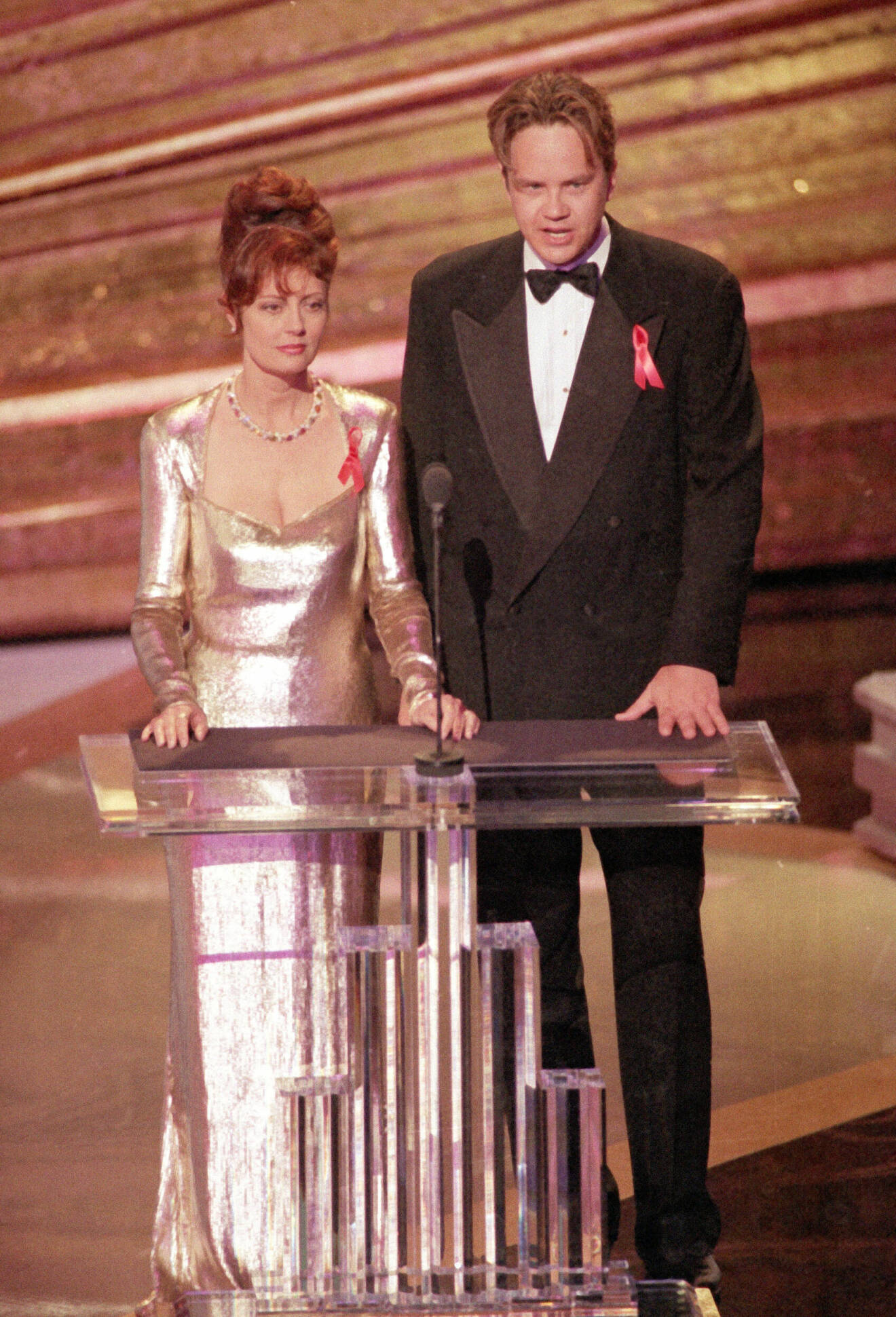 Susan Sarandon och Tim Robbins vid podiet under den 65:e upplagan av den årliga Oscarsgalan.