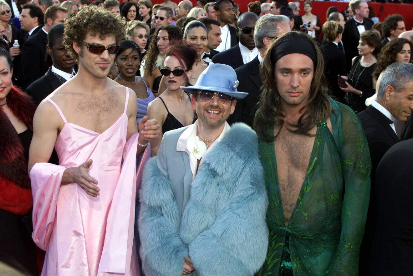 Fr v Matt Stone, Marc Shaiman och Trey Parker på röda mattan inför Oscarsgalan 2000.