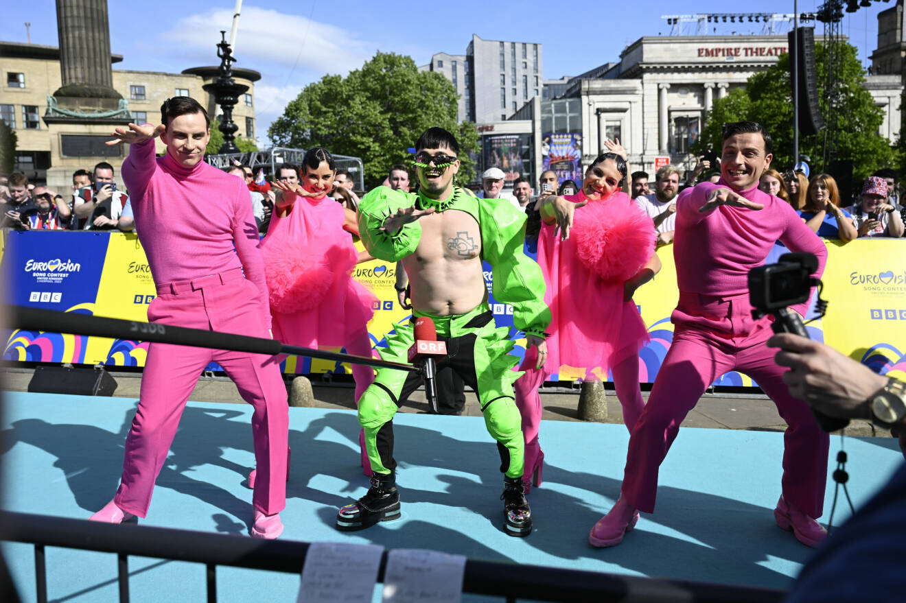 Käärijä finland eurovision 2023 liverpool grön bolero rosa dansare