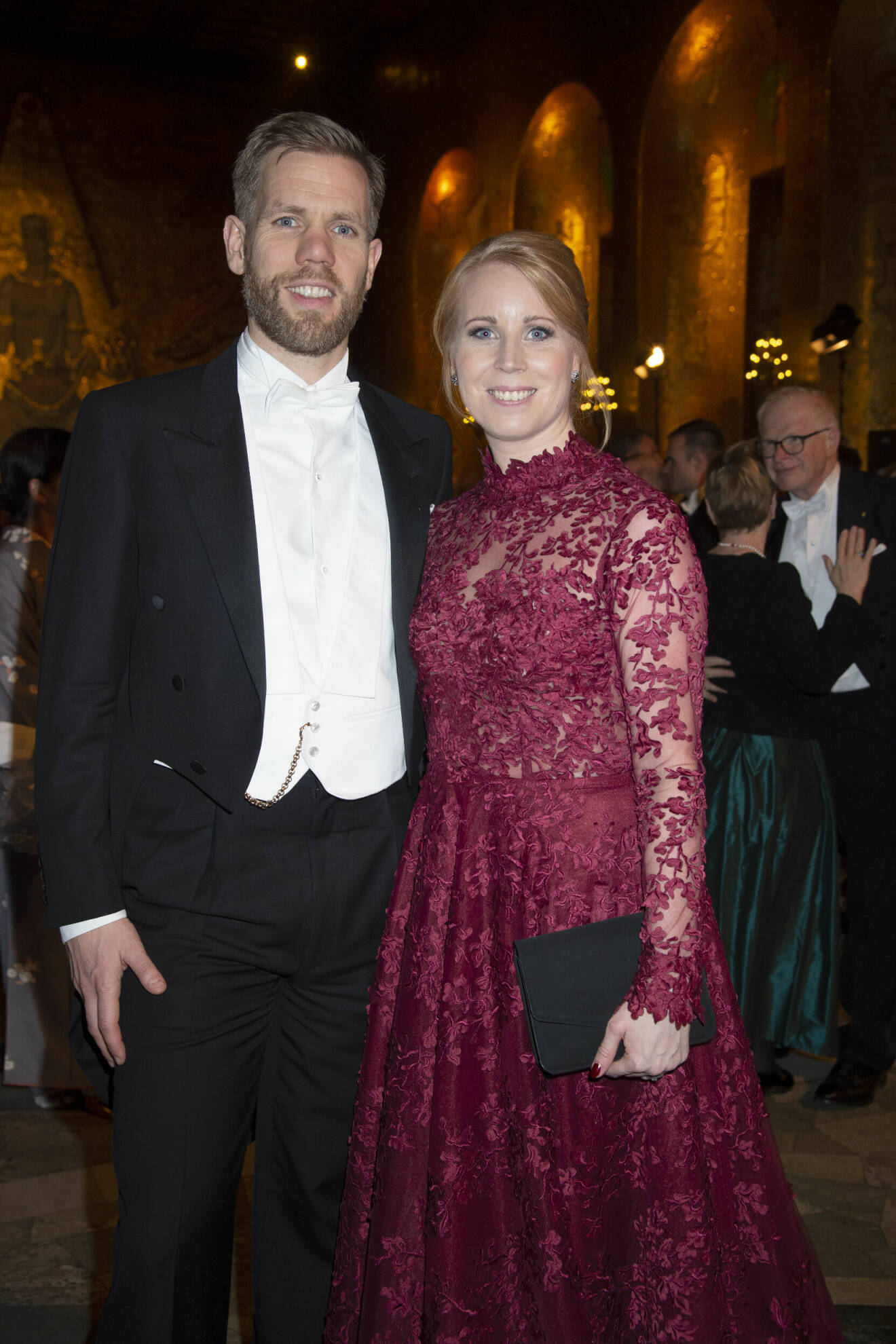 Annie Lööf och maken Carl-Johan Lööf festklädda på Nobelbanketten i Stockholms Stadshus 2018.