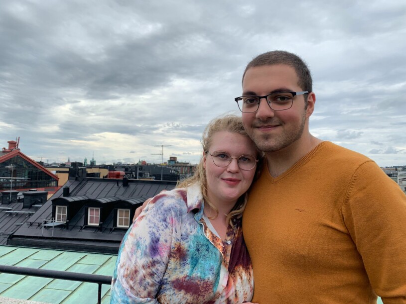 Laura och Vlad i centrala Stockholm. Foto: Privat