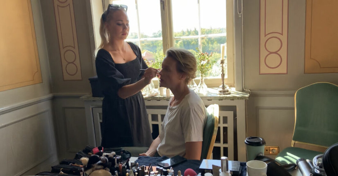 I en stor intervju med Femina berättar Josephine Bornebusch om prestationsångest, bildningskomplex och om hur rollen som platinablonderade Mickan i <span class=" italic" data-lab-italic_desktop="italic">Solsidan</span> har fått henne att tappa håret.