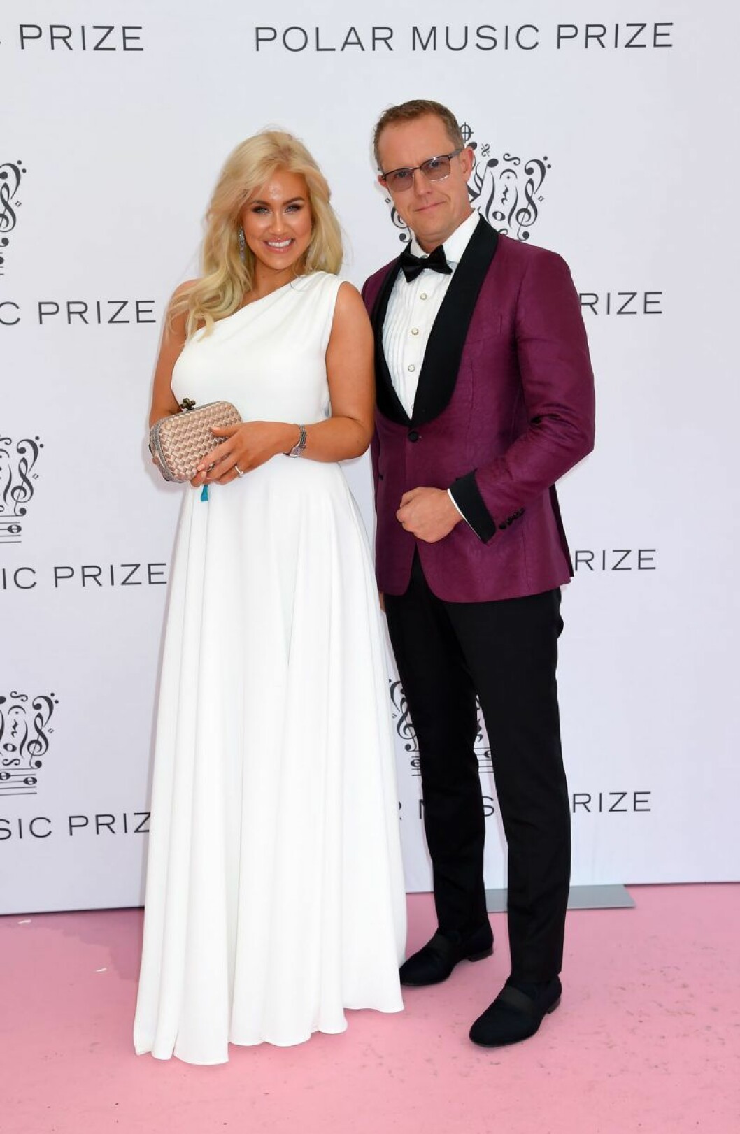 Isabella Löwengrip med sällskap. Isabella Löwengrip med sällskap på rosa mattan på Polarpriset 2019