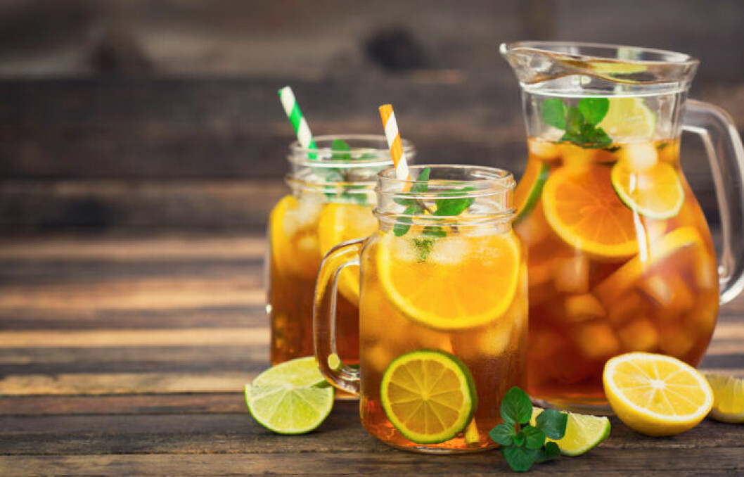Iste med apelsin och lime. Iste med apelsin och lime.