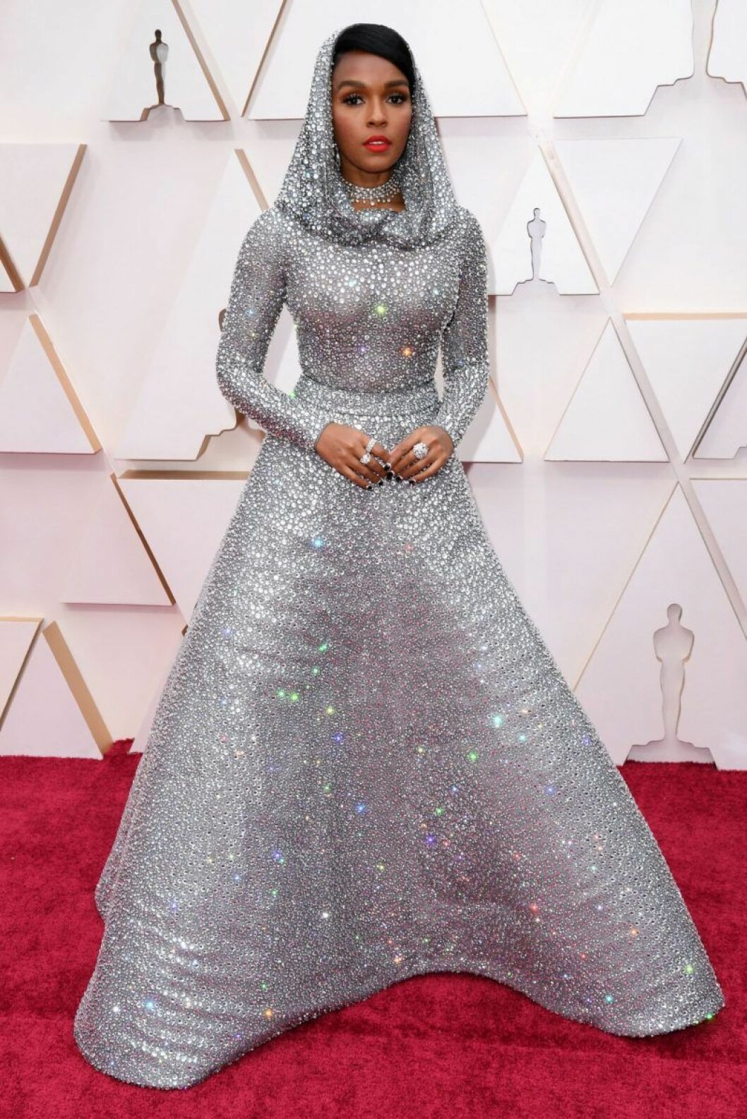 Janelle Monae. Janelle Monae i silverglittrig klänning på röda mattan