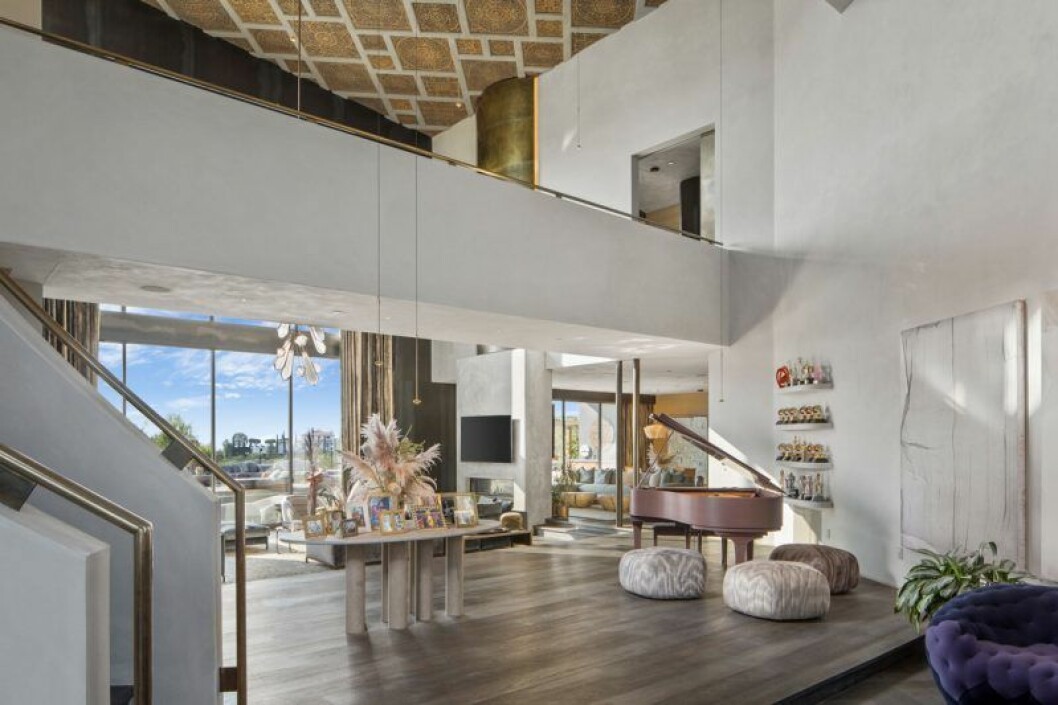 Huset kännetecknas av de öppna ytorna och den sociala planlösningen. Chrissy Teigen och John Legends hus inifrån