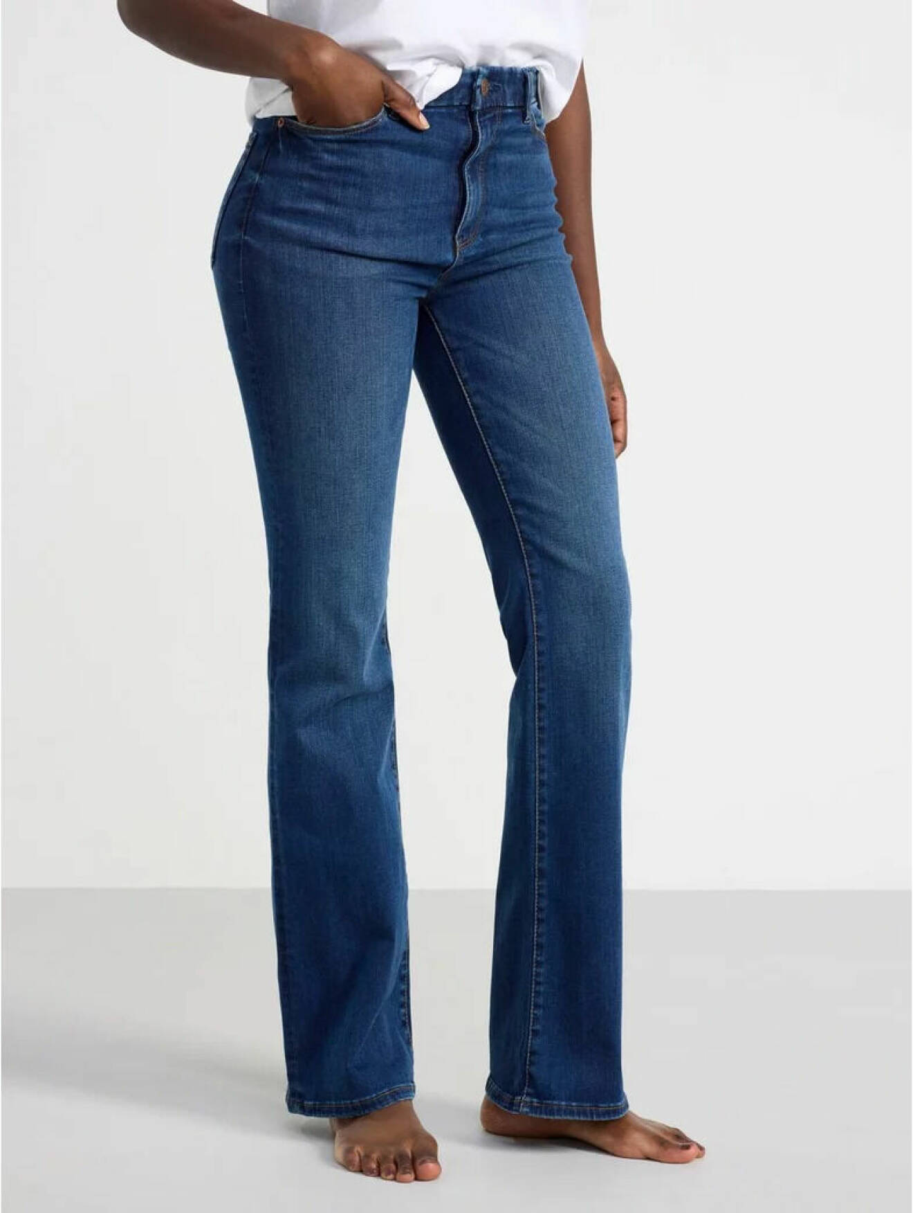 jeans passform med extra långt ben