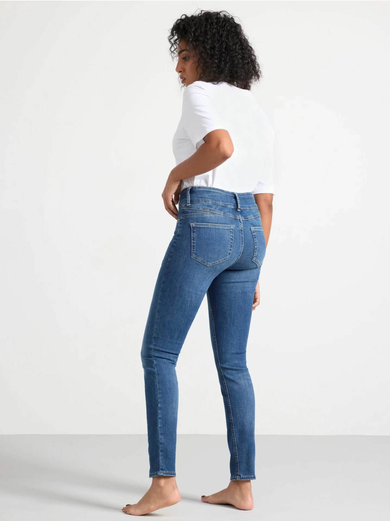 jeans med shapingeffekt