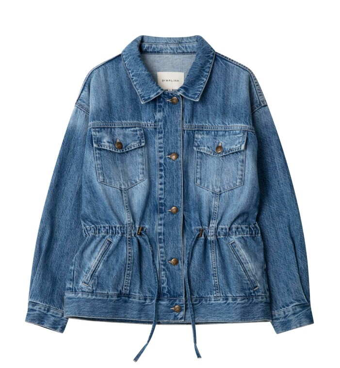 Jeansjacka i bomull, XS–XL, 3 499 kr, By Malina. Jeansjacka i bomull, XS–XL, 3 499 kr, By Malina.