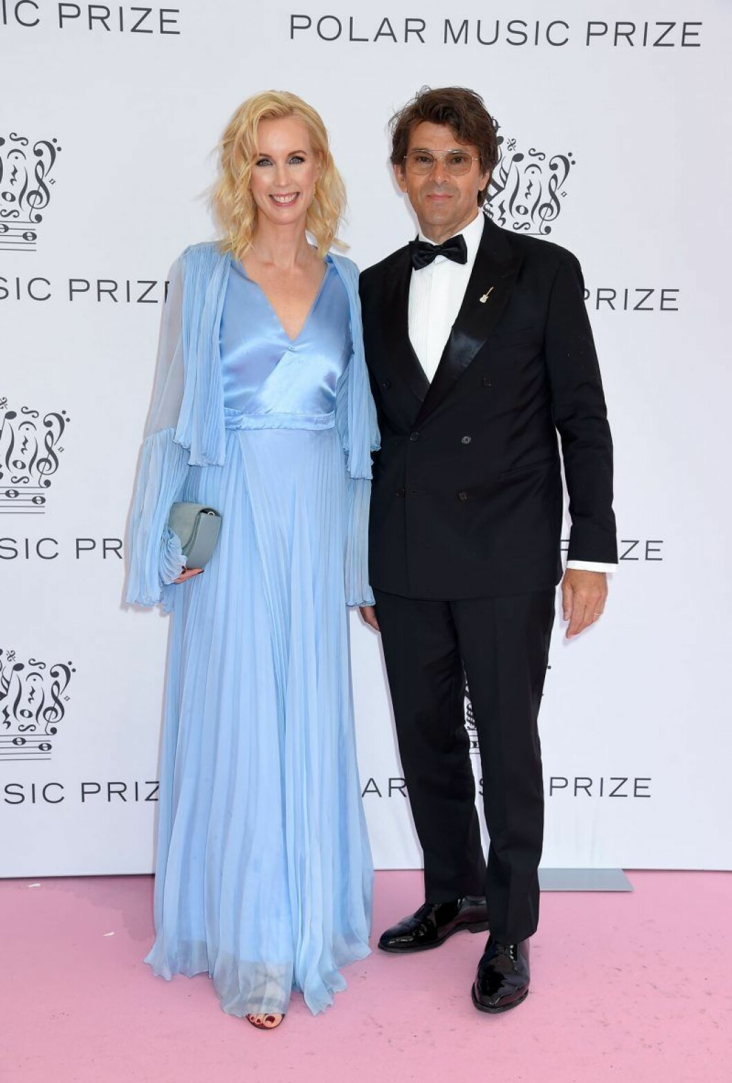 Jenny Strömstedt och Niklas Strömstedt. Jenny Strömstedt och Niklas Strömstedt på rosa mattan på Polarpriset 2019