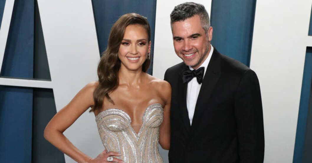 Jessica Alba och Cash Warren är lika kära än. Jessica Alba och Cash Warren är lika kära än.