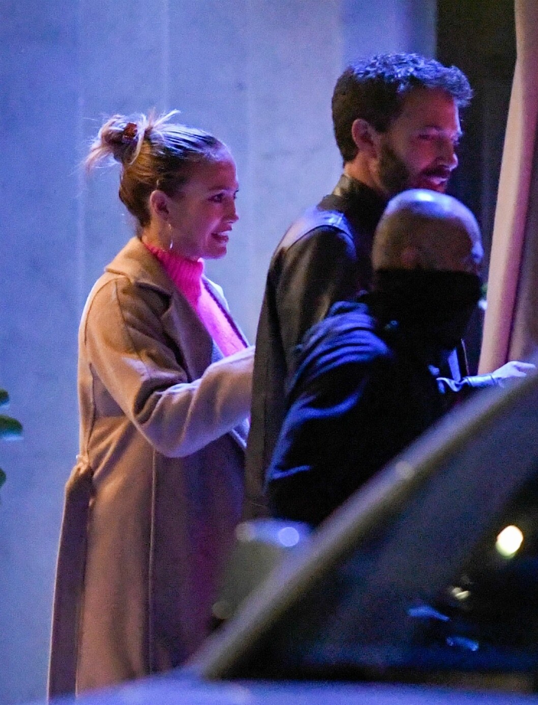 Ett leende spricker fram när Jennifer Lopez umgås med sin fina Ben.
