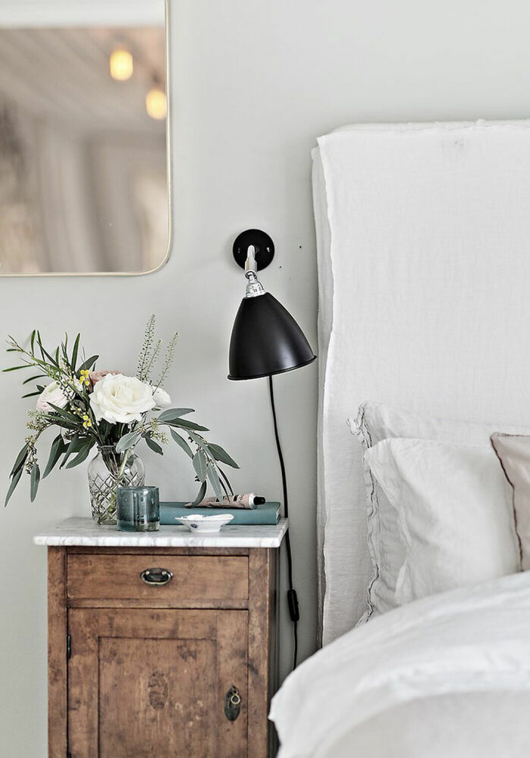 Detaljer i sovrummet hos Johanna Bradford