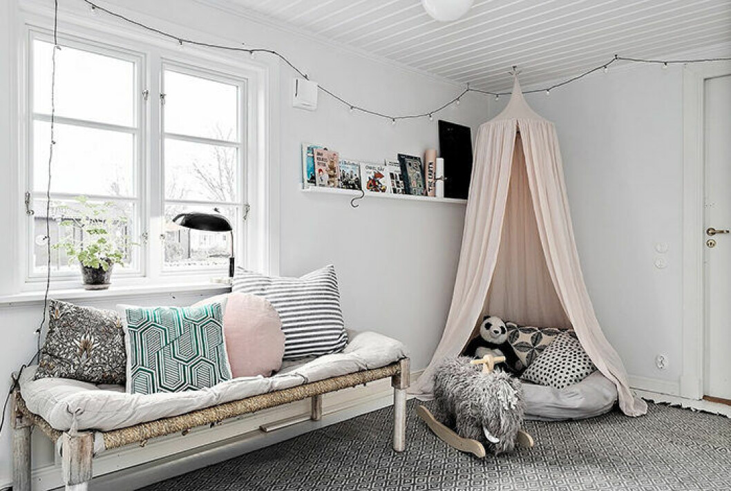 Lekfullt i hallen hos Johanna Bradford