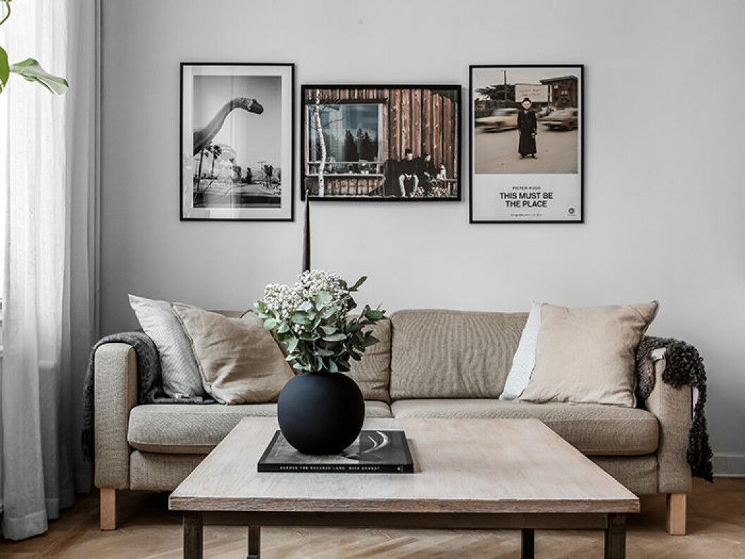 Foto: <a href="https://www.instagram.com/mccann_sthlm/?hl=sv" target="_blank" rel="noopener">Philip McCann</a> Styling: Max Ortendal för <a href="https://www.instagram.com/nestorfastighetsmakleri/?hl=sv" target="_blank" rel="noopener">Nestor Fastighetsmäkleri</a>/mäklare: Ellen Lindar modern inredning med jordnära färger