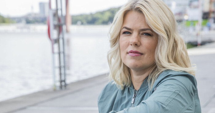 Josefine Frankner har flyttat med familjen, och går i terapi. Josefine Frankner har flyttat med familjen, och går i terapi.