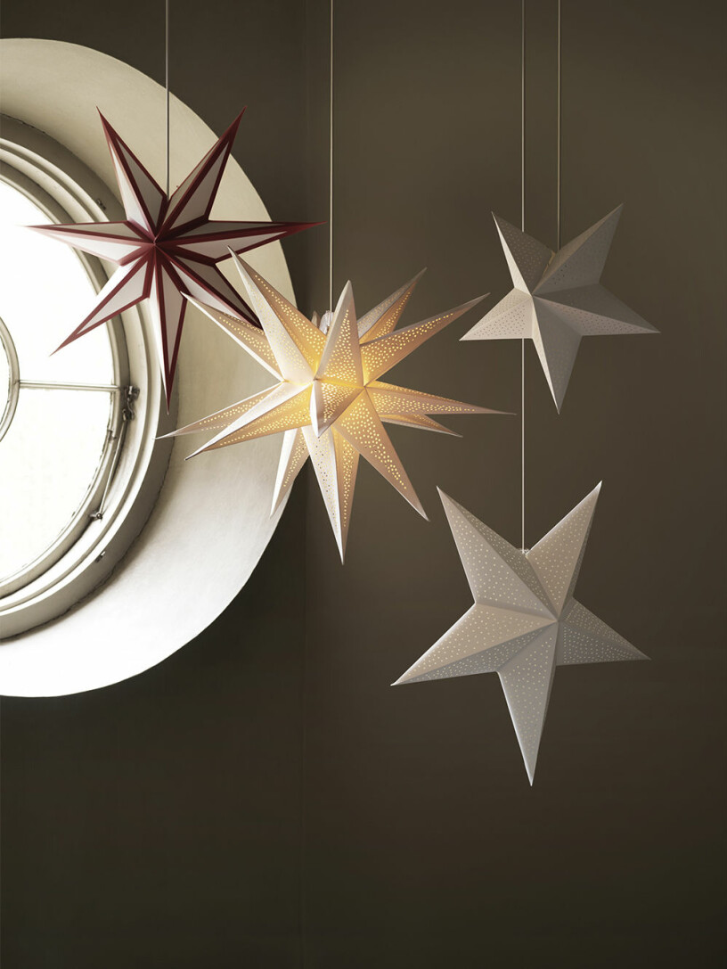 Adventsstjärnan finns i alla färger och former julen 2020. Foto: Ikea
