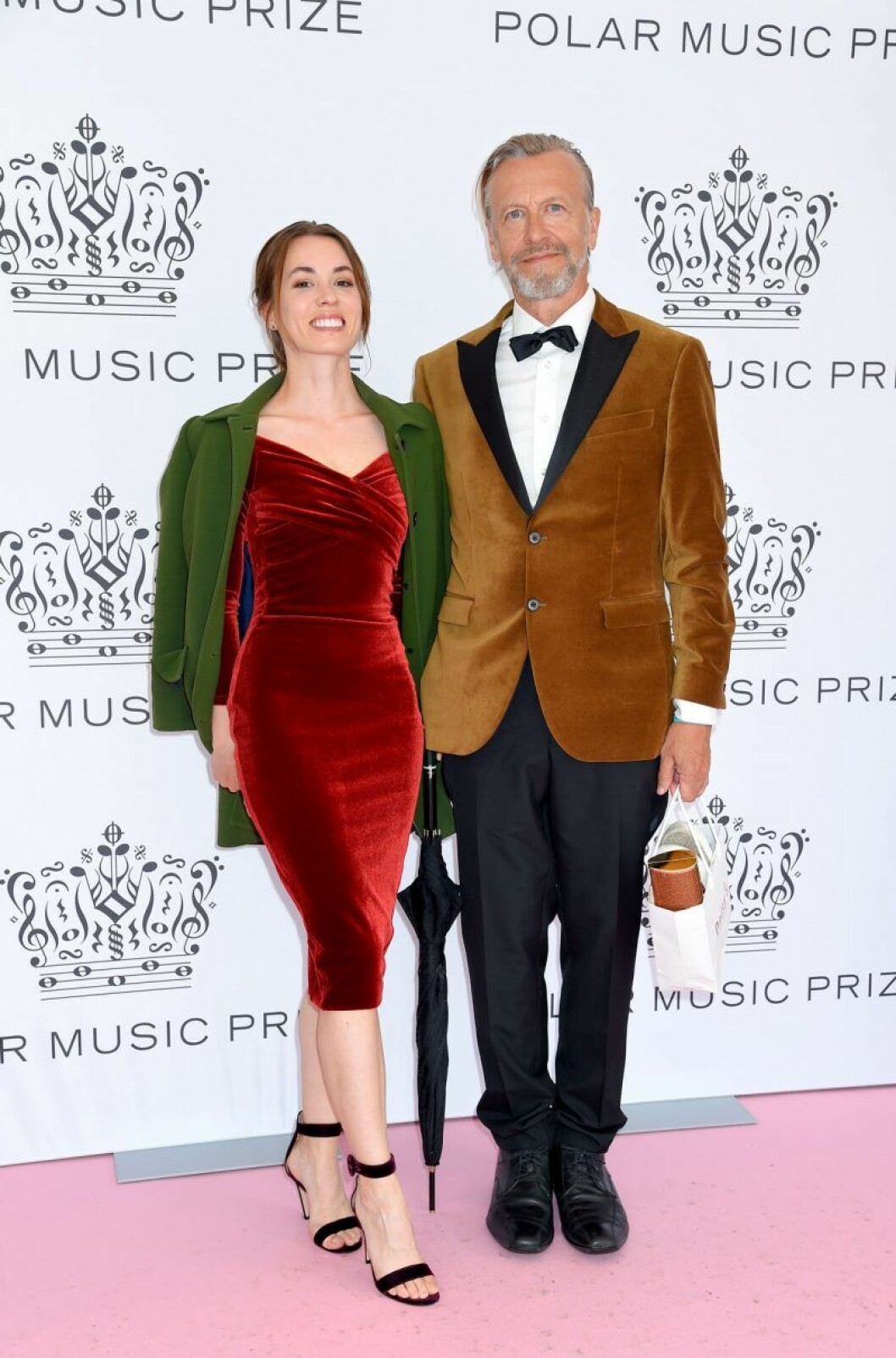 Julia Billgren och Ernst Billgren. Julia Billgren och Ernst Billgren på rosa mattan på Polarpriset 2019