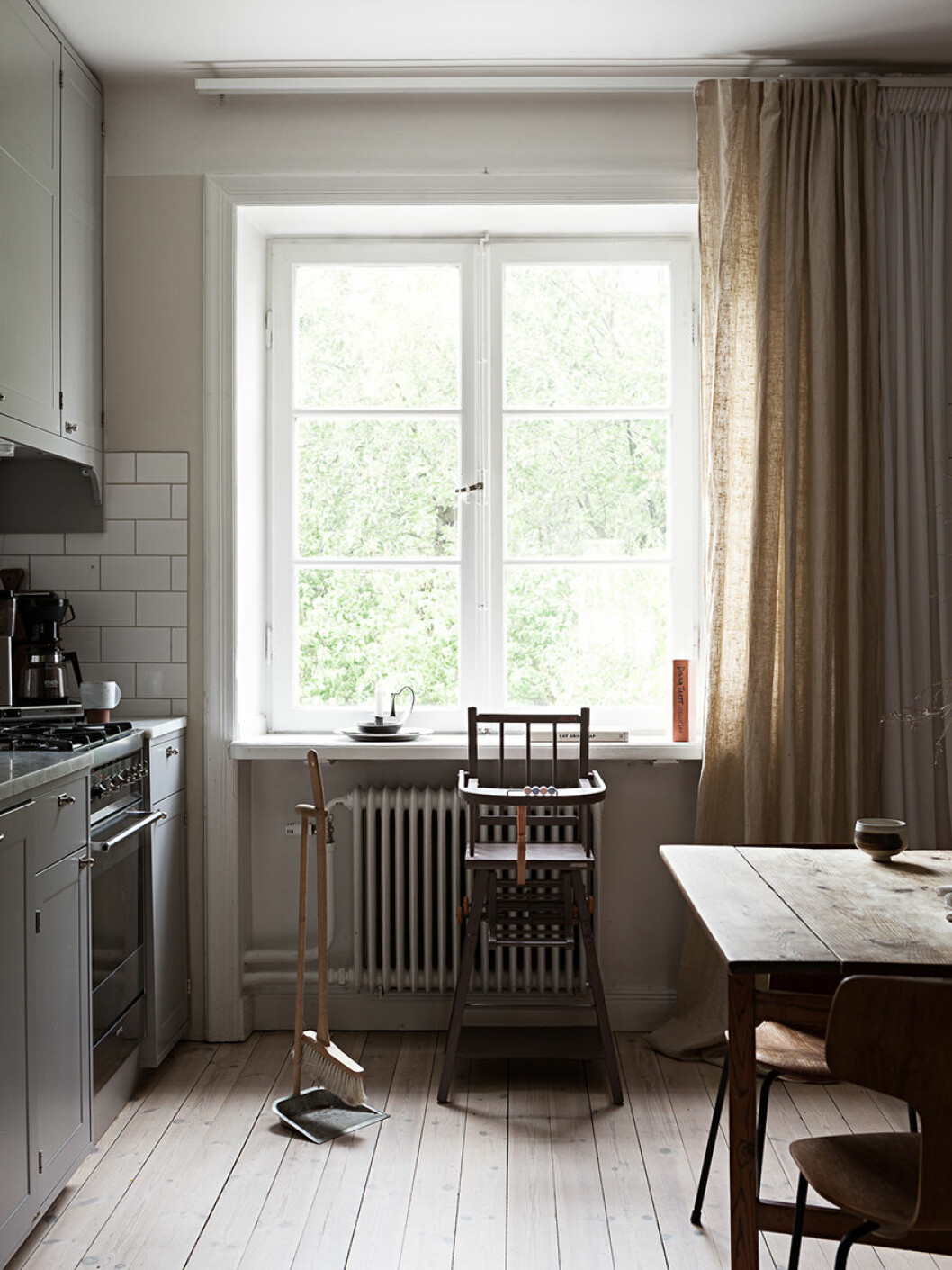 barnstol i köket, slagbord