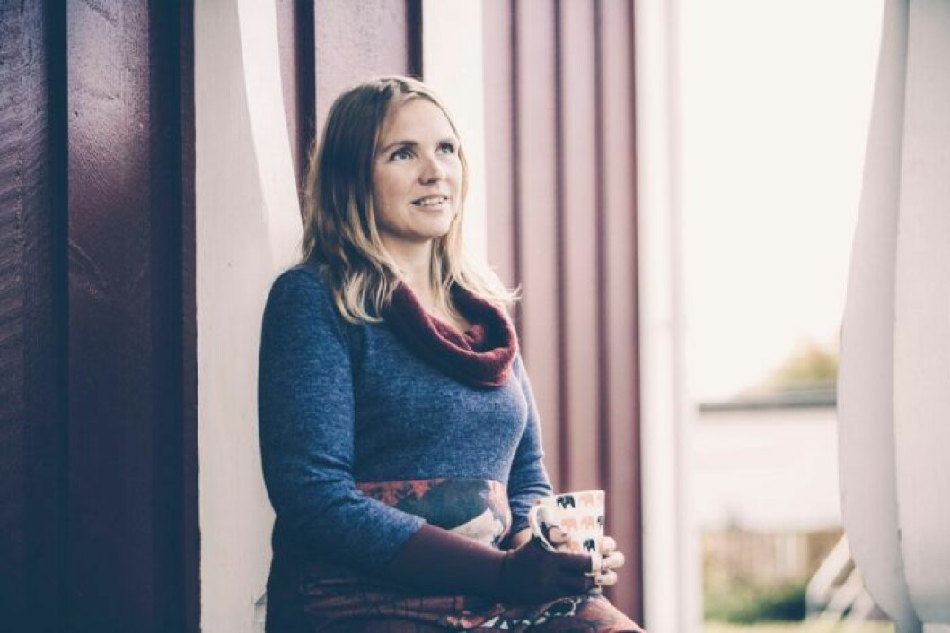 Oron blir allt blekare. Nu vågar Charlotta tänka på framtiden igen.
