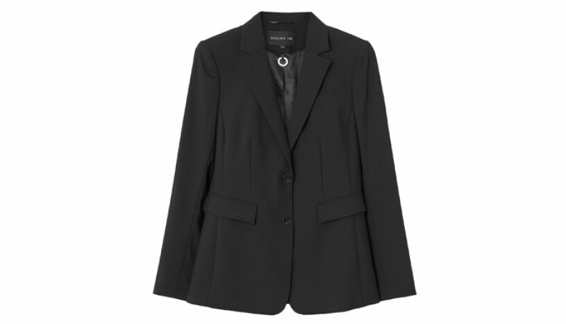 Kavaj, 1499 kronor. <a target="_blank" href="https://www.marqetstores.se/stockh-lm-karen-blazer-black_laoak1on/?utm_source=nativefemina&utm_medium=referral&utm_campaign=campaign10&utm_content=femina">Shoppa här!</a>