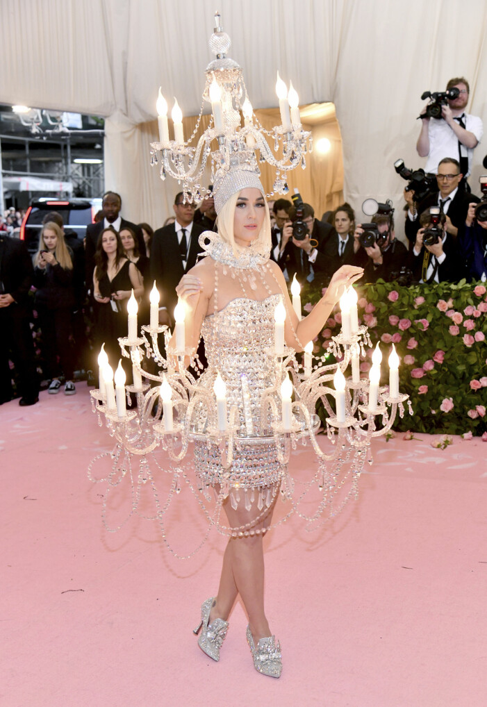 Katy Perry som "Chandelier". Foto: TT.