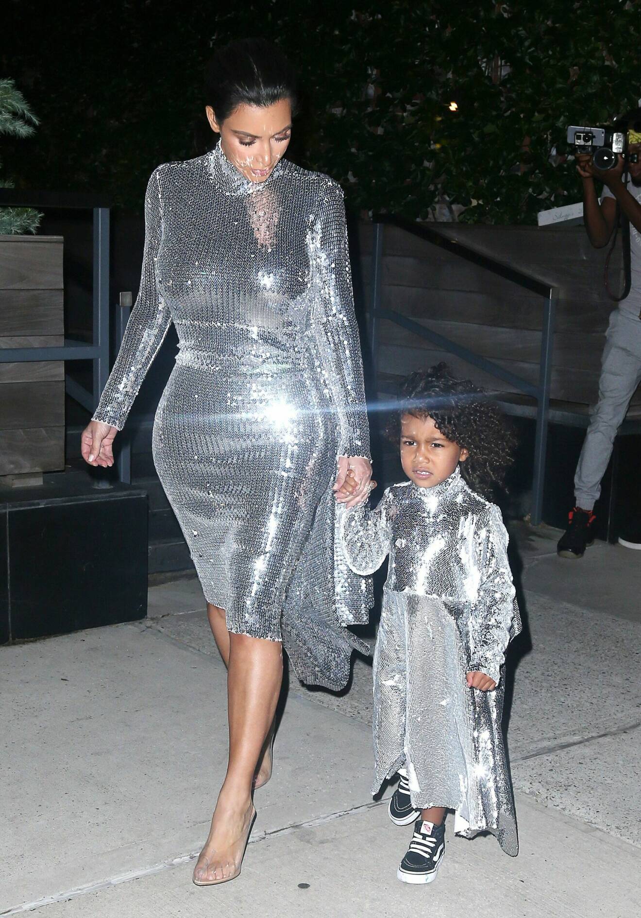 Kim Kardashian matchar gärna dottern North West.
