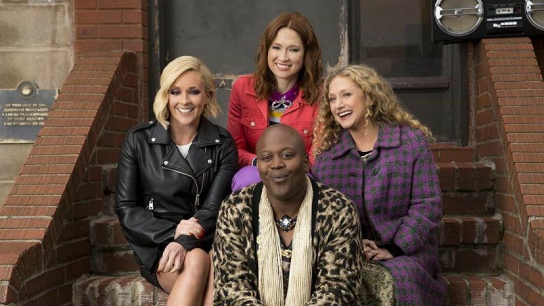 Kimmy Schmidt lever livet efter många år i fångenskap. kimmy schmidt