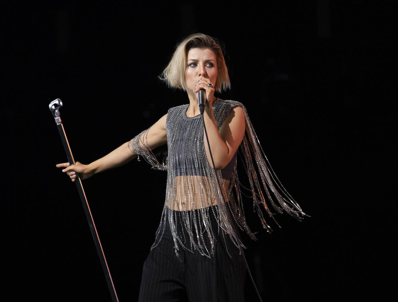 Cornelia Jakobs uppträder i melodifestivalen 2022.