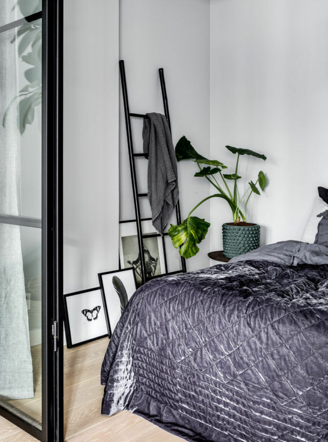 Foto: Henrik Nero Styling: Stylingbolaget för <a href="https://www.instagram.com/mohvmaklare/?hl=sv" target="_blank" rel="noopener">Mohv</a>/mäklare: Linus Johansson Stegen kan fungera som ett snyggt alternativ till klädstolen