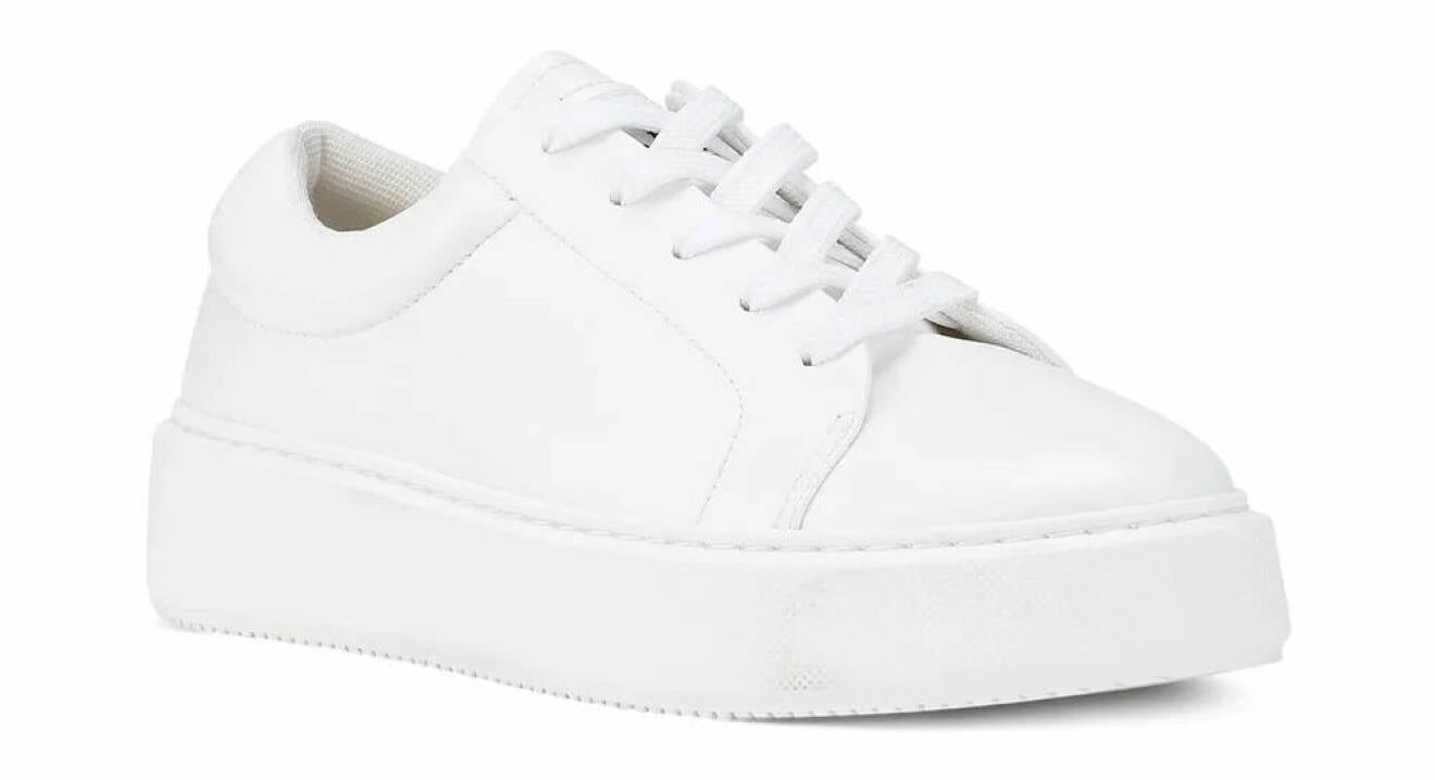 Klassiska vita skor från Åhlens