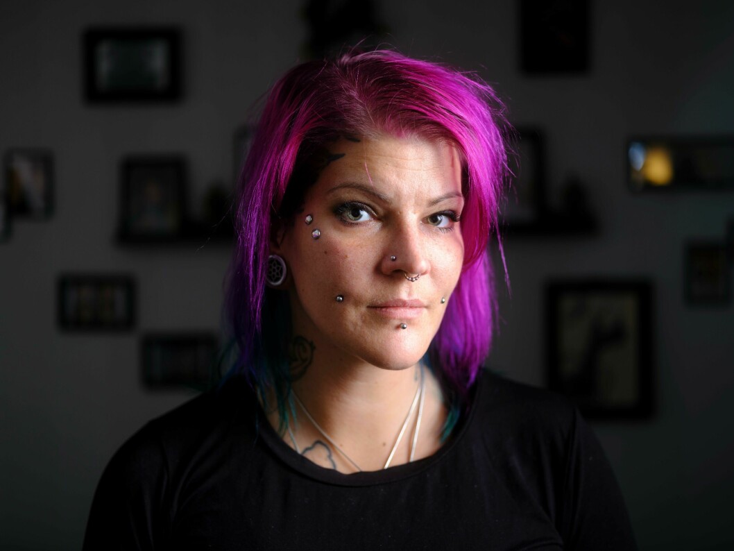 Annas dotter har mött över tio olika stafettläkare i sin väntan på hjälp. Mamma Annas barn har stått länge i kö till BUP.