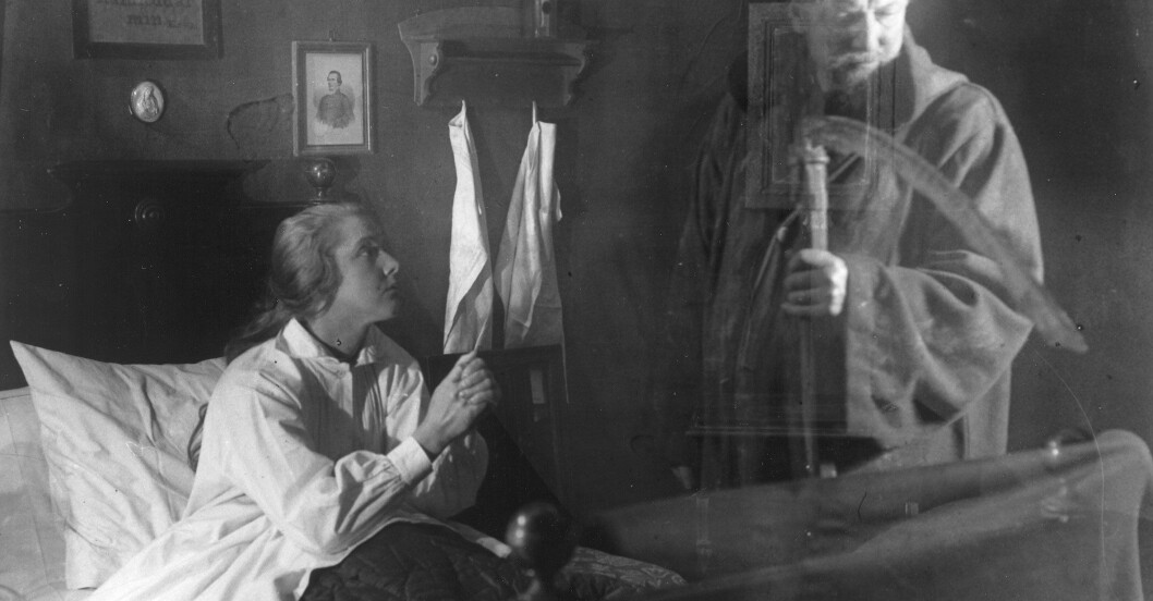 Edit (Astrid Holm) och Georges (Tore Svennberg) i <em>Körkarlen</em>. Edit (Astrid Holm) och Georges (Tore Svennberg) i Körkarlen.