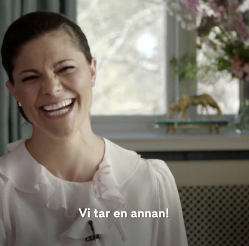 Victorias skratt är alltid äkta, och det får alla runt om att bli glada också.