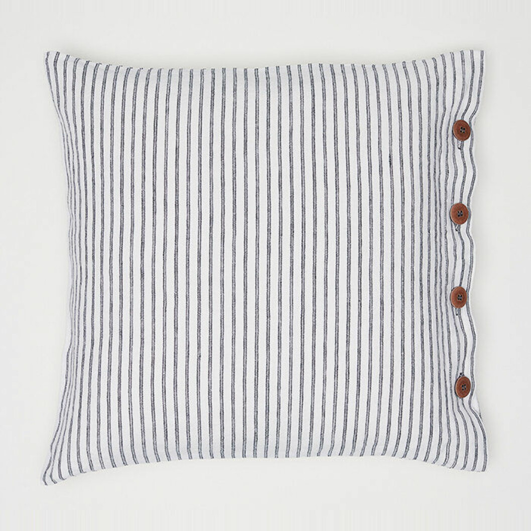 Randigt kuddfodral i linne från H&M Home