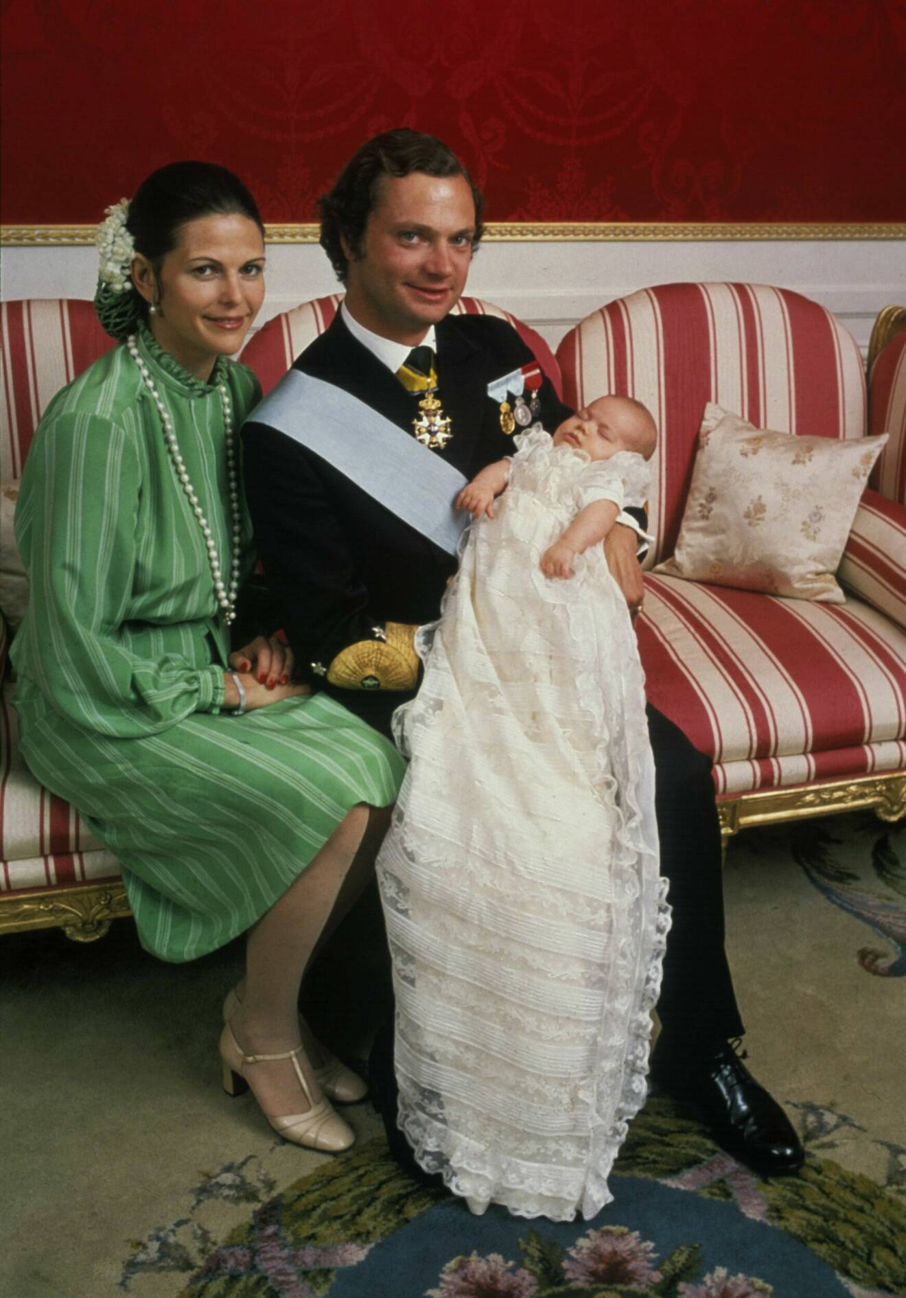 Kung Carl Gustaf och drottning Silvia med sin förstfödda dotter kronprinsessan Victoria.