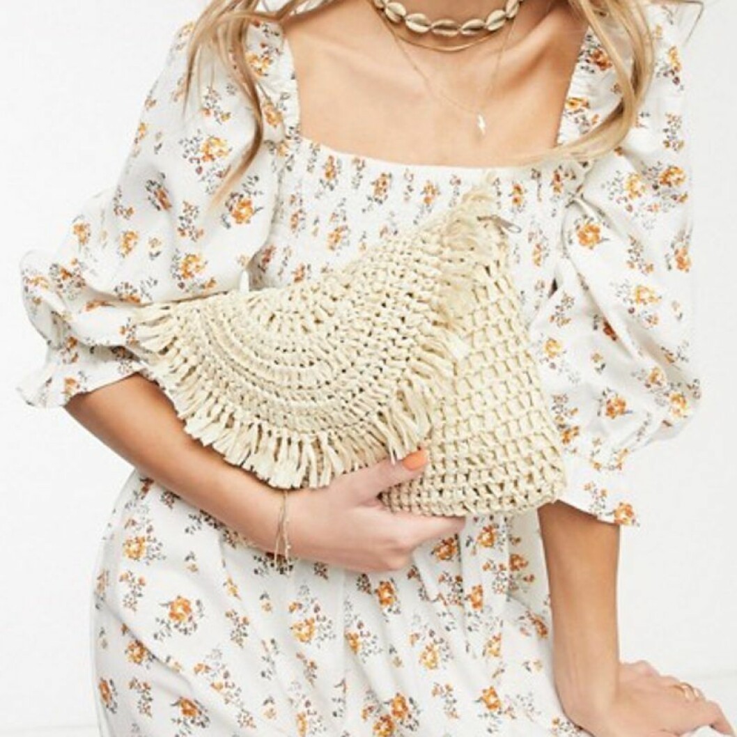 Kuvertväska i stråmodell från Asos