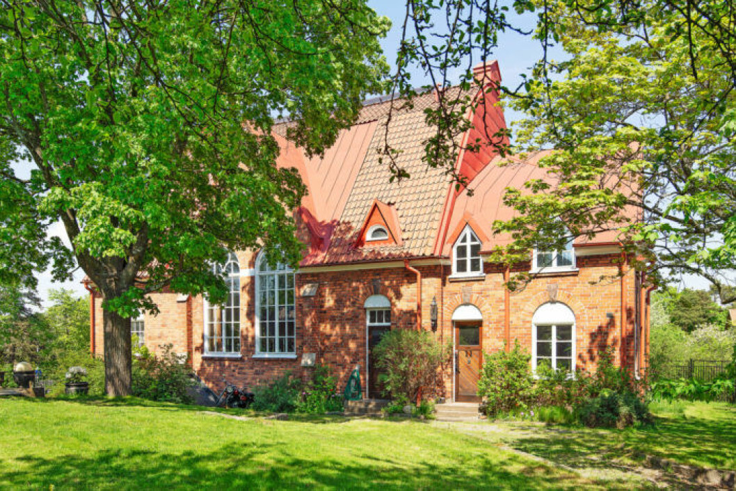 Lummig och grönt runtomkring kyrkan
