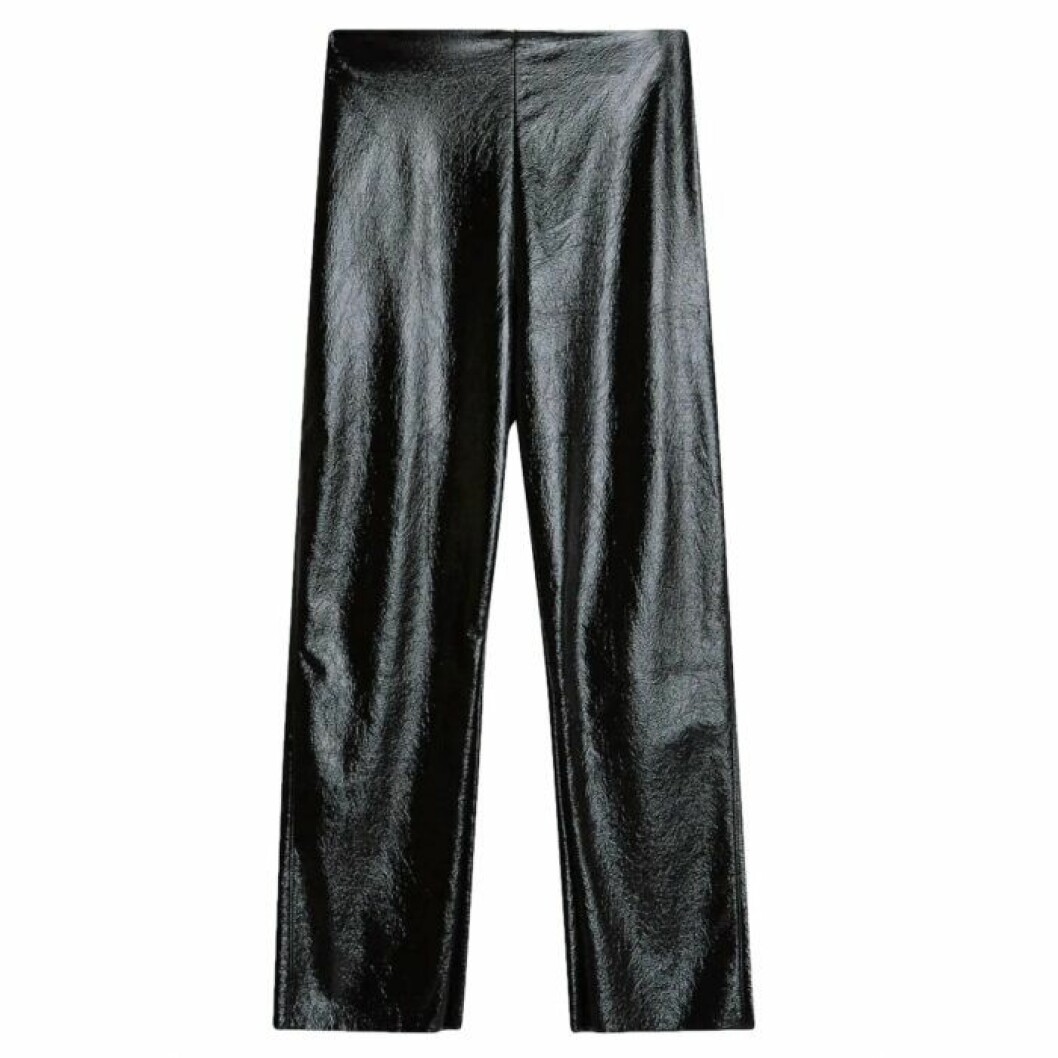 Byxor från Gina tricot, 499 kronor. Lackleggings