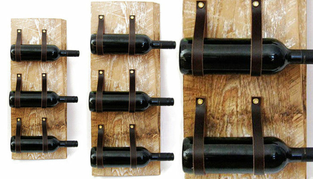 Foto: <a href="https://www.etsy.com/ca/listing/183012378/wine-rack-with-reclaimed-wood-and?ref=sr_gallery_23&ga_search_query=wine+rack&ga_campaign_label=new_at_etsy&ga_utm_source=adhoc&ga_utm_campaign=new_at_etsy_060314_12056055641_0_0&ga_utm_medium=email&ga_email_sent=1401839481&ga_euid=TeW6gZ8iDoFuzhD6YZr8qQpgF5iN&ga_eaid=72282633&ga_x_eaid=65667bdb25&ga_search_type=all&ga_view_type=gallery" target="_blank">Etzy</a> Foto: