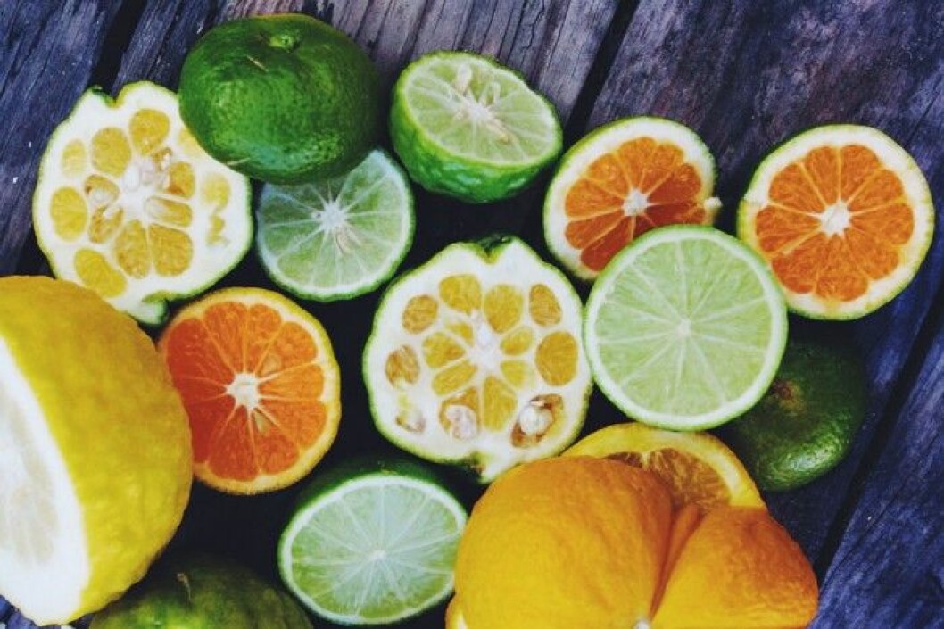 lemons-700x466