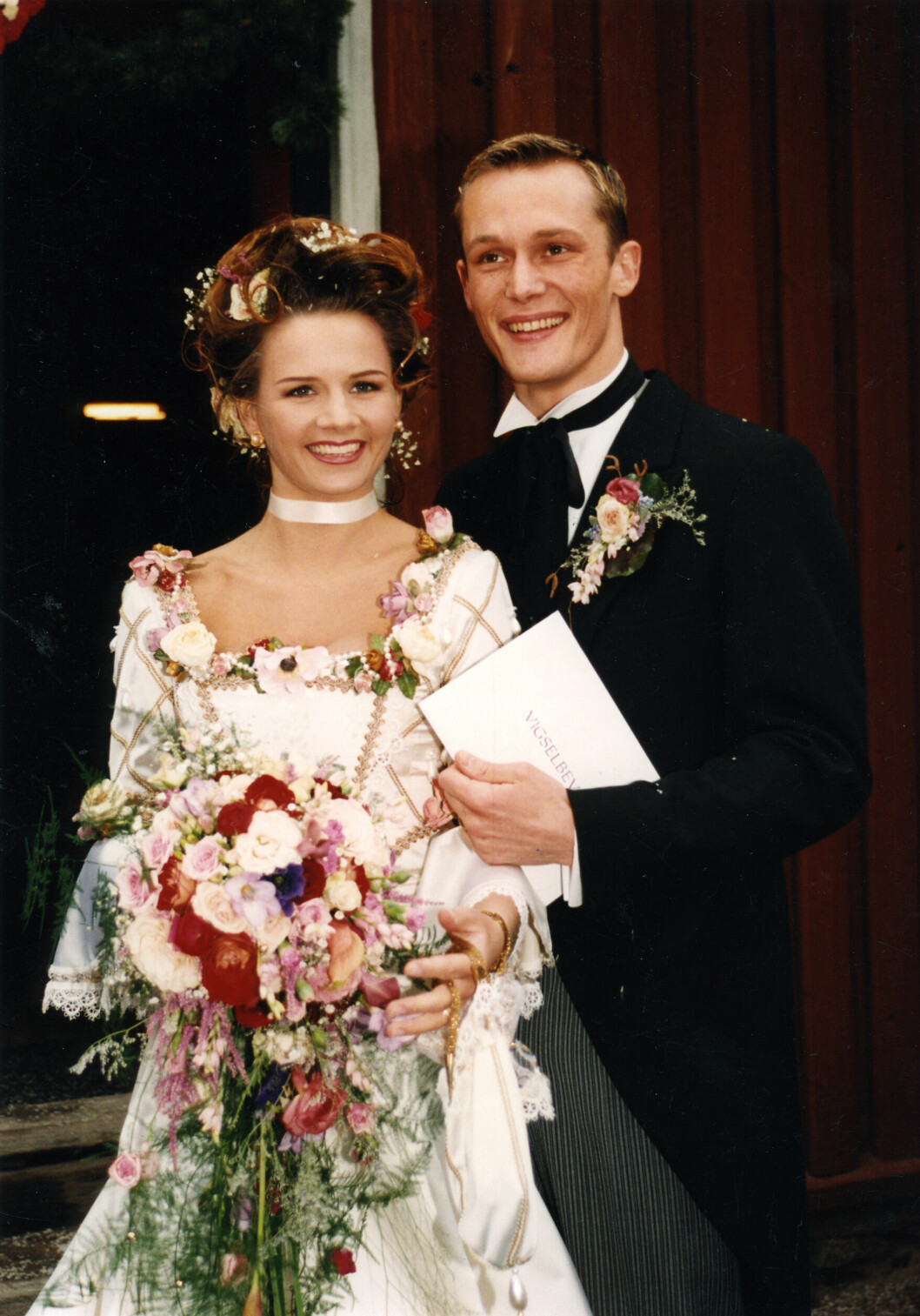 Lena Philipsson och Måns Herngren gifte sig 1993. De fick två barn tillsammans: Noa och Saga. De gick skilda vägar 2001.