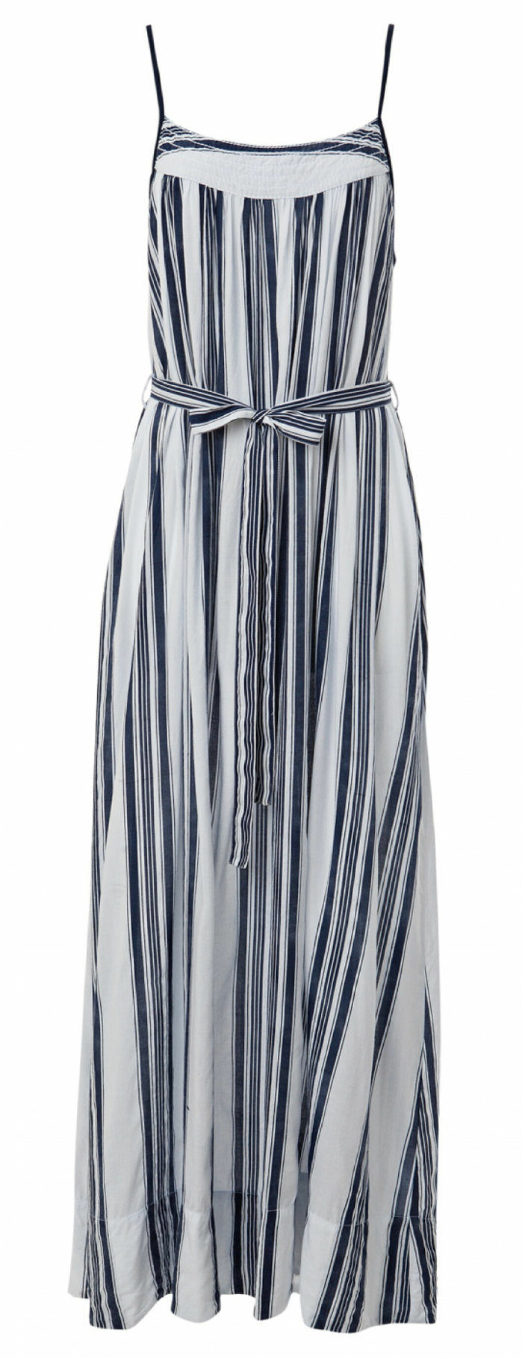 <a href="http://www.lexingtoncompany.com/sv/women/dresses-and-skirts/talia-long-dress" target="_blank">Klänning</a>, 2 495 kr, Lexington. bla-vit-randig-klanning-lexington