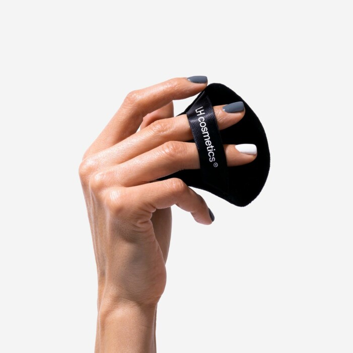puderpuff från LH Cosmetics som är lätt att hålla