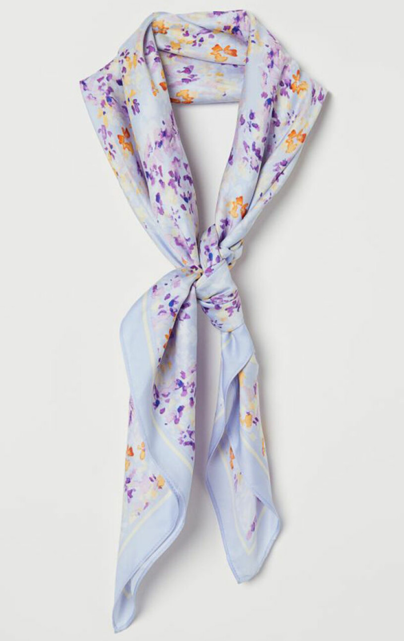 lila och ljusblå blommig scarf