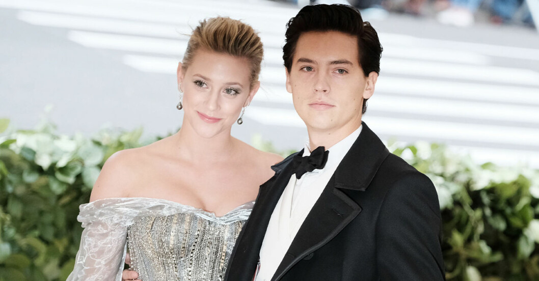 Lili Reinhart och Cole Sprouse avslutar sin relation. Lili Reinhart och Cole Sprouse är glada