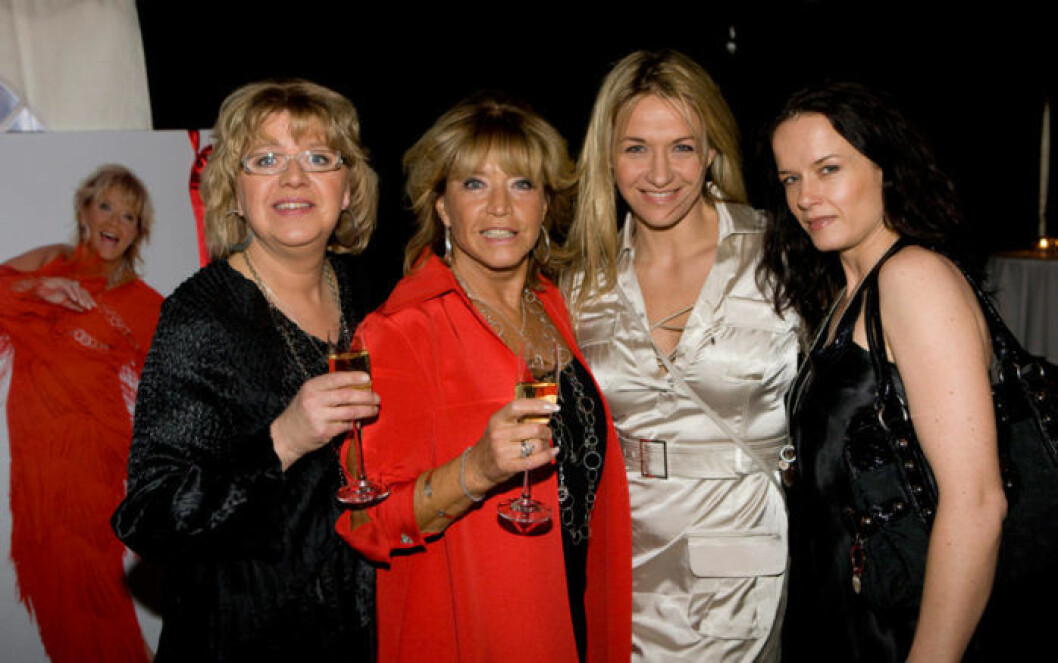 Barbro “Lill-Babs” Svensson med döttrarna Monica Svensson, Kristin Kaspersen och Malin Berghagen i samband med Lill-Babs 70-årsfirande 2008. Bild: IBL Bildbyrå Lill-Babs tillsammans med barnen Monica Svensson, Kristin Kaspersen och Malin Berghagen.