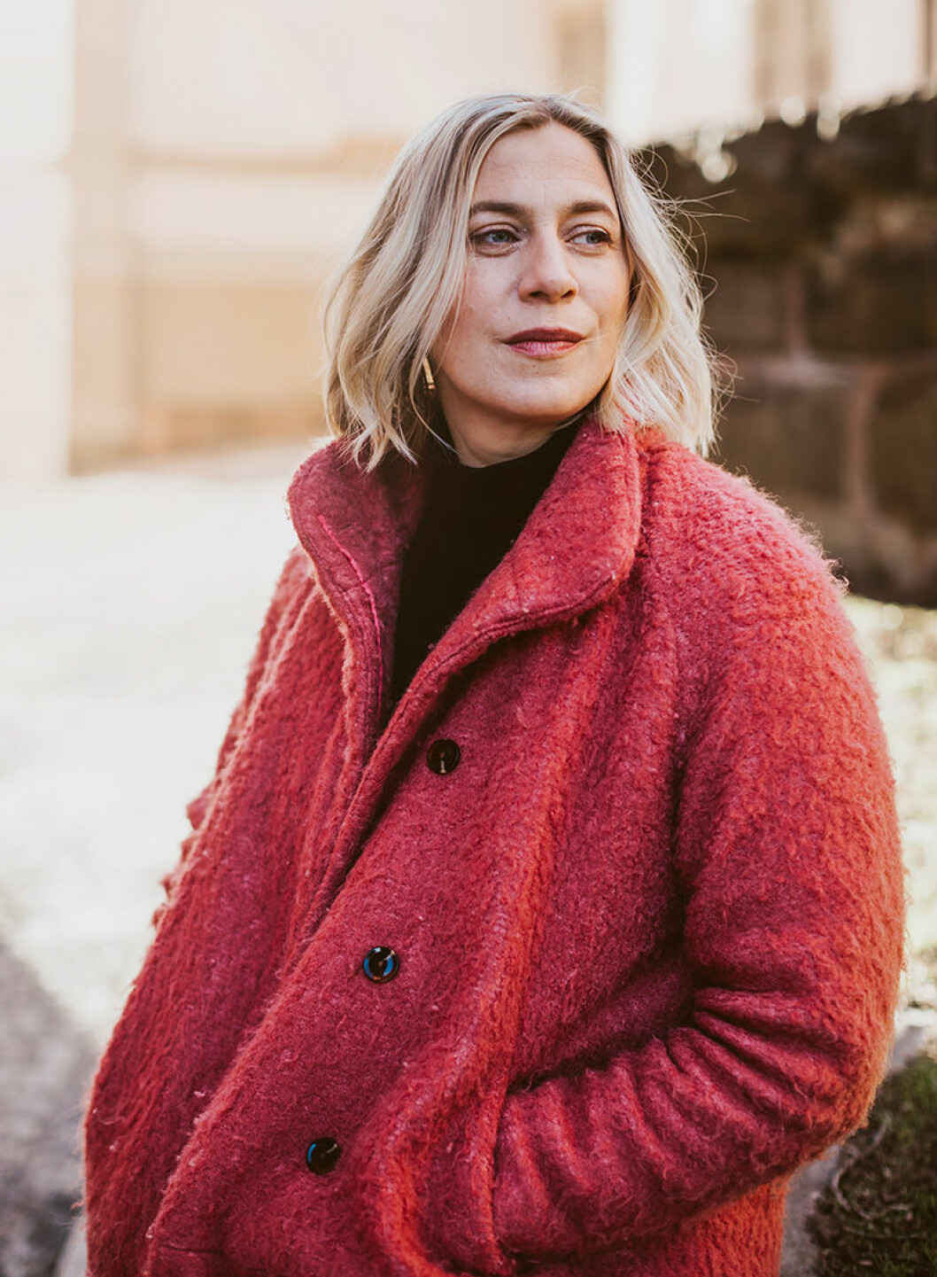 Lina Schollin Asks debutbok ”Klättra så högt du vill för du är ju ändå redan död” skildrar tiden efter hennes dotters bortgång.